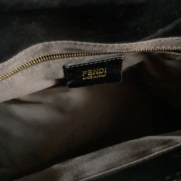 Black leather authentic Fendi bag - Picture 5 of 8
